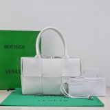 UK BOTTEGA VENETA Arco Small Tote Bag 30CM