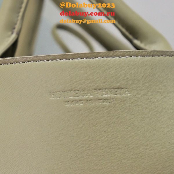 UK BOTTEGA VENETA Arco Small Tote Bag 30CM