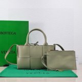 Designer Bottega Veneta MINI Arco Tote Bag 25CM