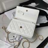 Designer Fashion UK AP2734 Flap Glass Pearls Lambskin Bag