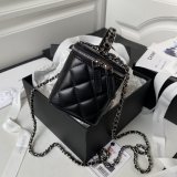 Designer Inspired Clutch AP3593 Chain Shiny Crumpled First Highest Bag