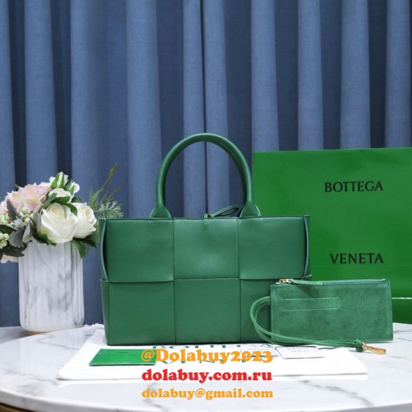 UK BOTTEGA VENETA Arco Small Tote Bag 30CM