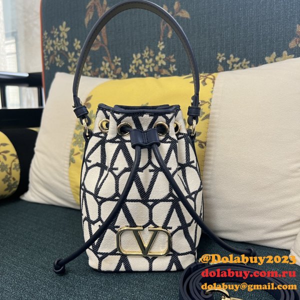 Knockoff VALENTINO GARAVANI V mini basket handbag