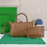 Designer Bottega Veneta MINI Arco Tote Bag 25CM