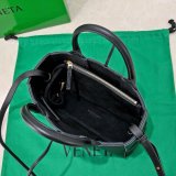 Designer Bottega Veneta MINI Arco Tote Bag 25CM