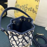 Knockoff VALENTINO GARAVANI V mini basket handbag