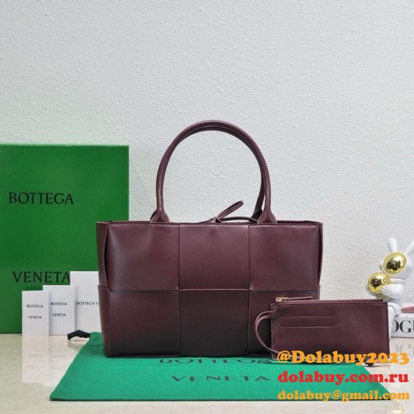 UK BOTTEGA VENETA Medium Arco Tote Bag 36CM