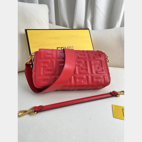 Copy fendi Iconic Baguette Medium nappa handbag