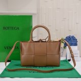 Designer Bottega Veneta MINI Arco Tote Bag 25CM