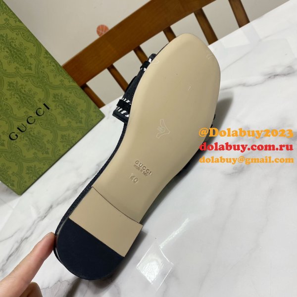 Knockoff WOMEN'S SLIDE SANDAL WITH GUCCI SCRIPT