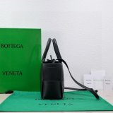 Designer Bottega Veneta MINI Arco Tote Bag 25CM