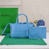 Designer Bottega Veneta MINI Arco Tote Bag 25CM