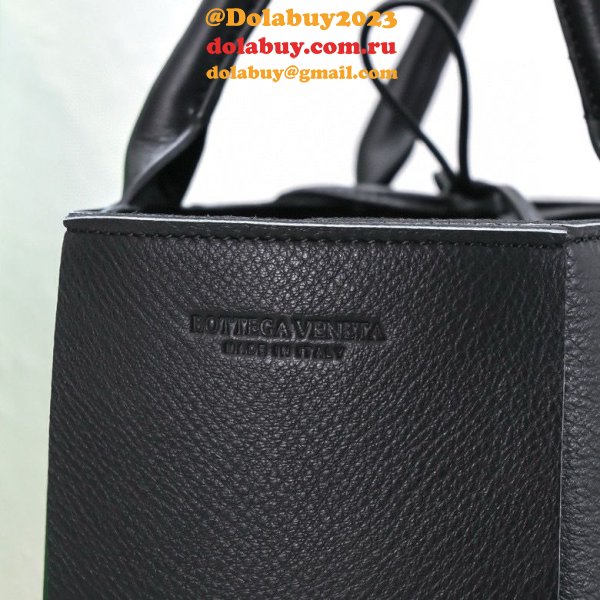 UK BOTTEGA VENETA Medium Arco Tote Bag 36CM