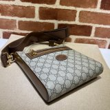 Designer Gucci Luxury Cheap 681021 GG Supreme messenger bag