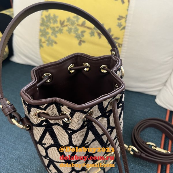 Knockoff VALENTINO GARAVANI V mini basket handbag