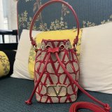 Knockoff VALENTINO GARAVANI V mini basket handbag